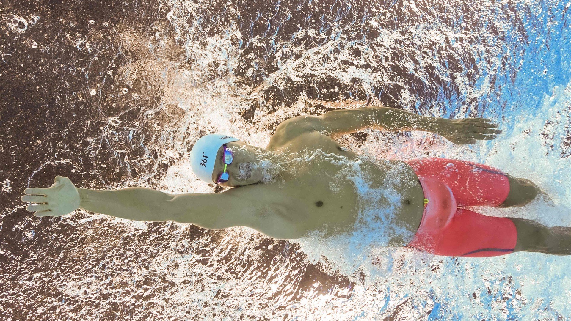 梅西第八次荣膺金球奖 阿根廷巨星再创足坛历史